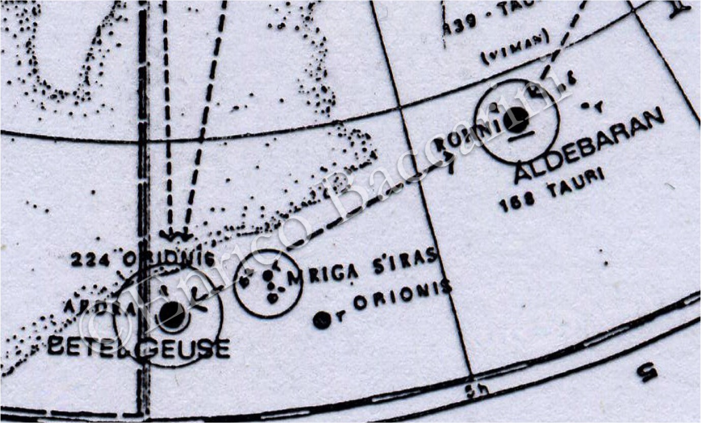 Dettaglio della Carta. A destra si osserva la scritta ‘Ardra’ mentre al centro il gruppo di stelle identificato come Mriga S’iras. Le linee tratteggiate corrispondono alle rotte dei Vimana nello spazio. (©Enrico Baccarini)