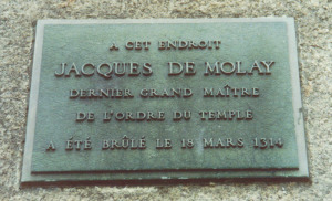 Death-site_plaque_of_Jaques_de_Molay